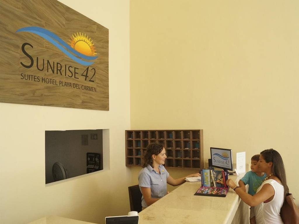 Sunrise 42 Suites Hotel Playa del Carmen Exterior foto